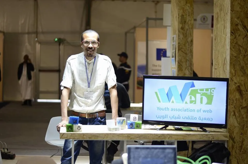 **العنوان المقترح:**  بابتكارات رقمية.. ملتقى شباب الويب (YOFWEB) يقود التغيير البيئي في قمة المناخ بمراكش**الوصف (مقتطف SEO):**  مشاركة متميزة لـ YOFWEB في قمة المناخ بمراكش لاستعراض حلول تكنولوجية مبتكرة تهدف لتطوير المنظومة البيئية وتعزيز الاستدامة.
